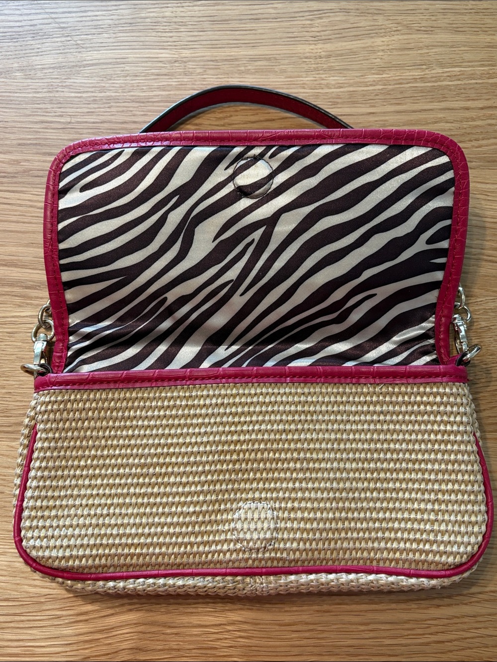 Dana Buchman Beige Woven Straw Shoulder Bag with Pink Trim and Gold Chain - Picture 7 of 9